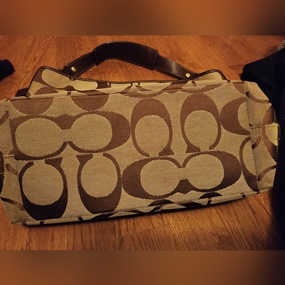 Coach Bucket Bag - Picture 7 of 7